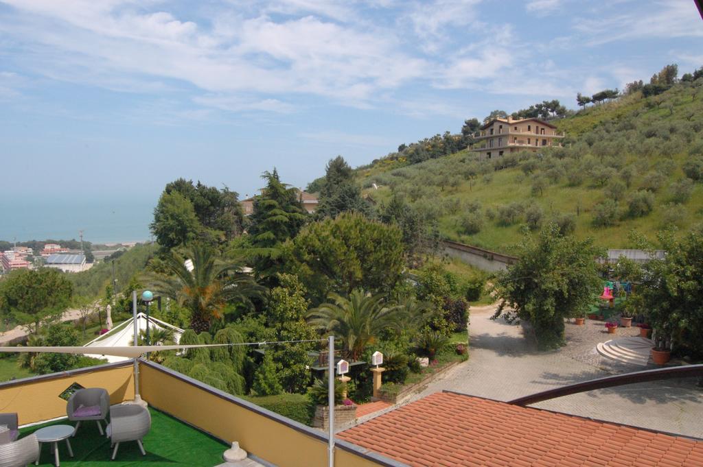 Casa Ferretti Di Ferretti Village Silvi Marina Bagian luar foto