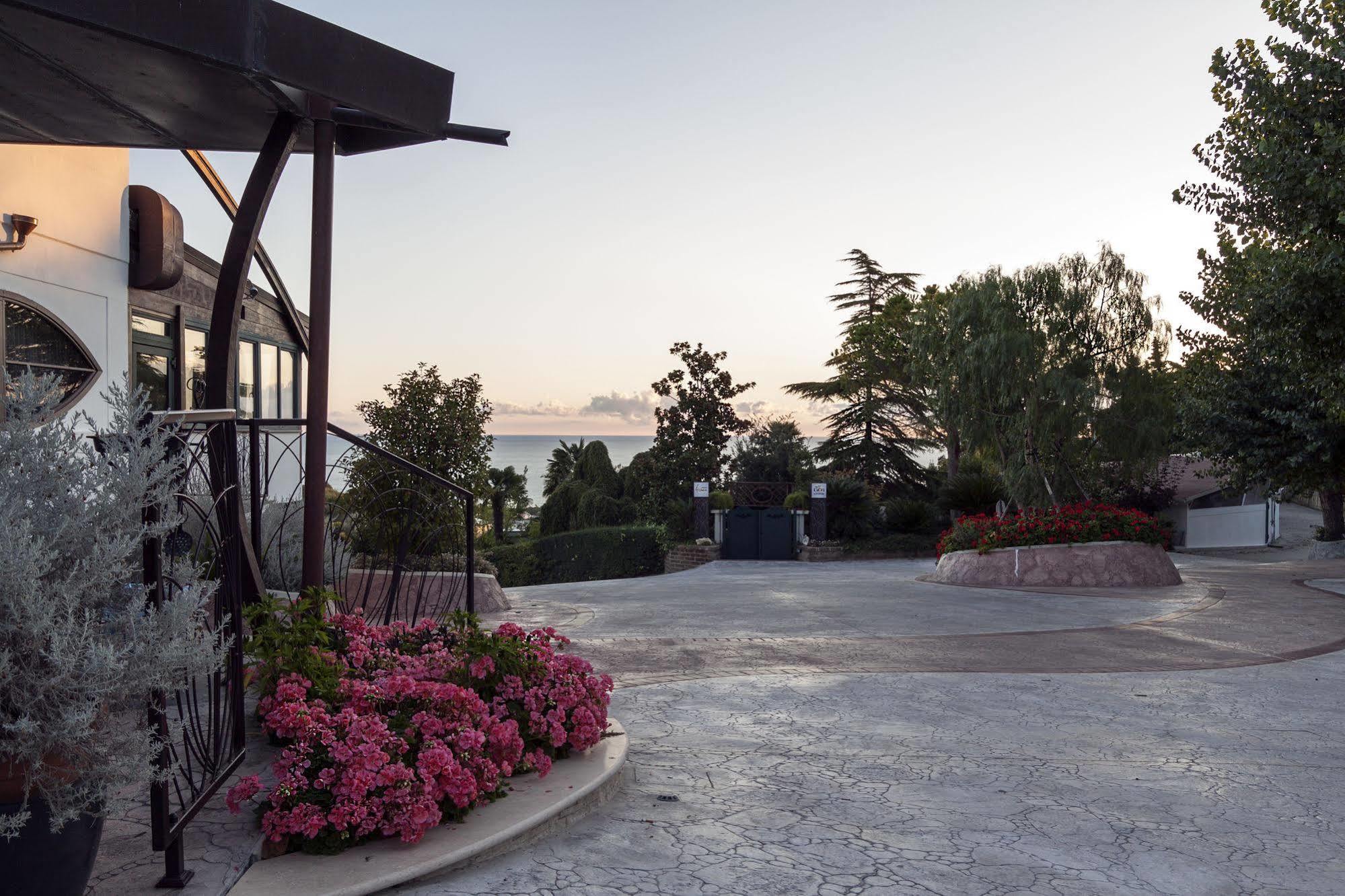 Casa Ferretti Di Ferretti Village Silvi Marina Bagian luar foto