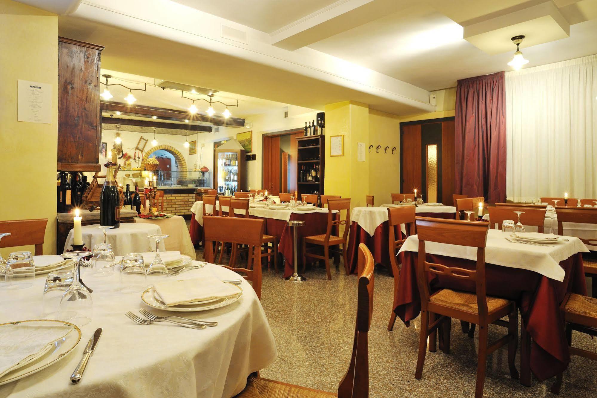 Casa Ferretti Di Ferretti Village Silvi Marina Bagian luar foto
