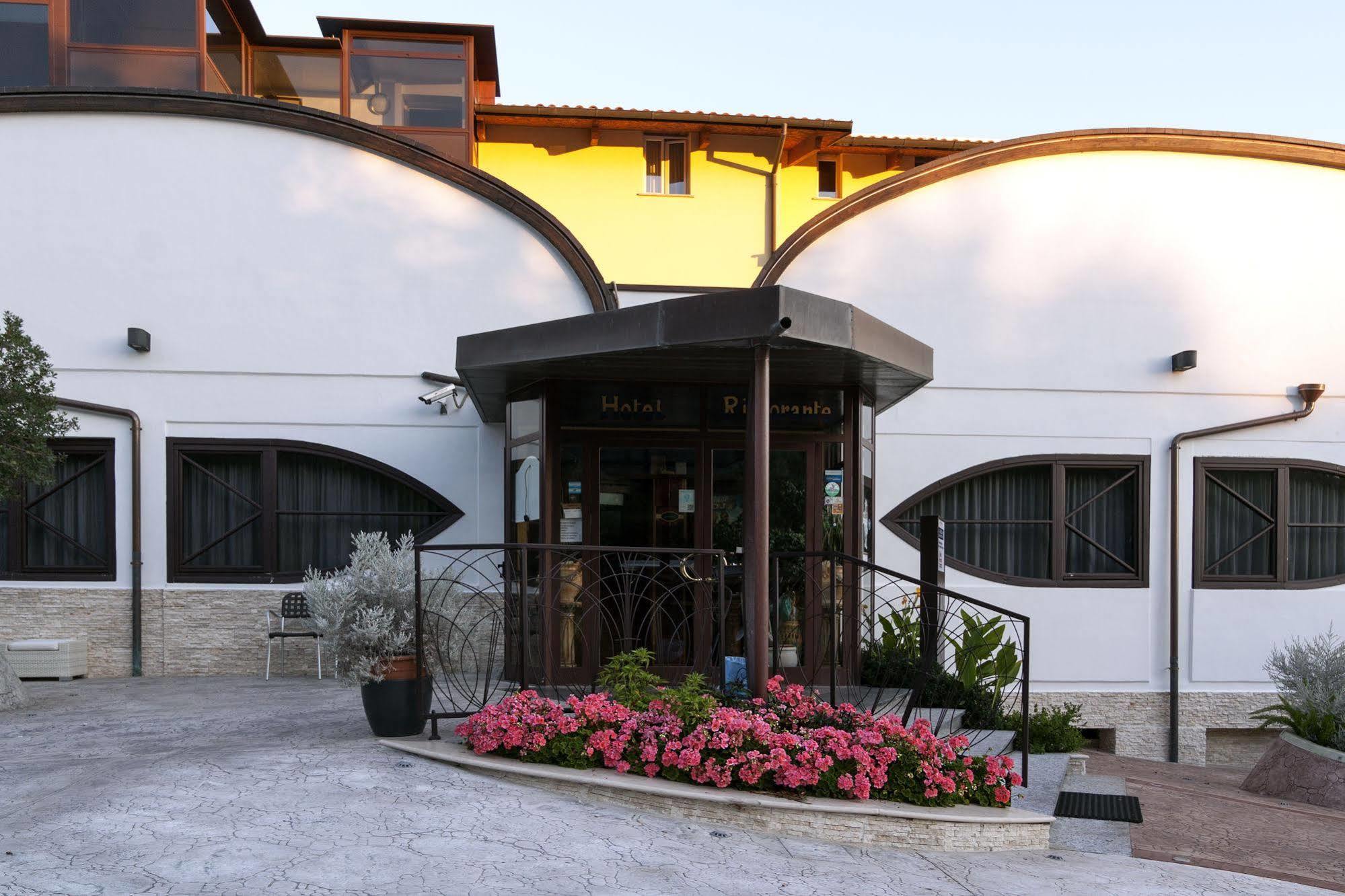 Casa Ferretti Di Ferretti Village Silvi Marina Bagian luar foto